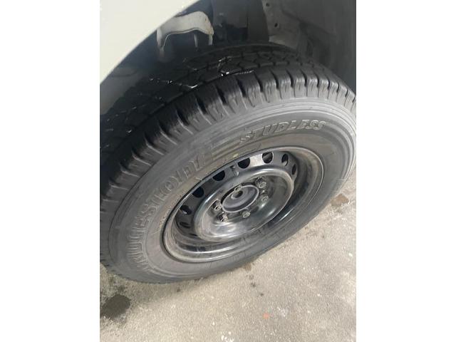 愛知県　一宮市　トヨタ　ハイエースバン　タイヤ交換　脱着作業