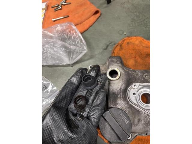 スズキ　アルトラパン　タペットカバー交換