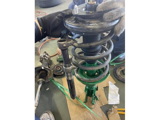 ホンダ　エレメント　サスペンション交換