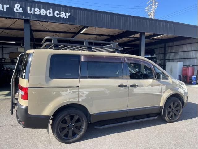 三菱 デリカD:5 ルーフキャリア・サイドステップ・バックステップ取付