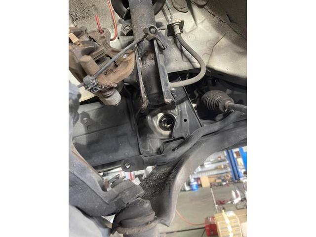 ダイハツ　ムーヴ　左ドライブシャフト・右ラックブーツ・リヤホイールリンダーカップキット交換