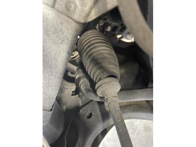 ダイハツ　ムーヴ　左ドライブシャフト・右ラックブーツ・リヤホイールリンダーカップキット交換