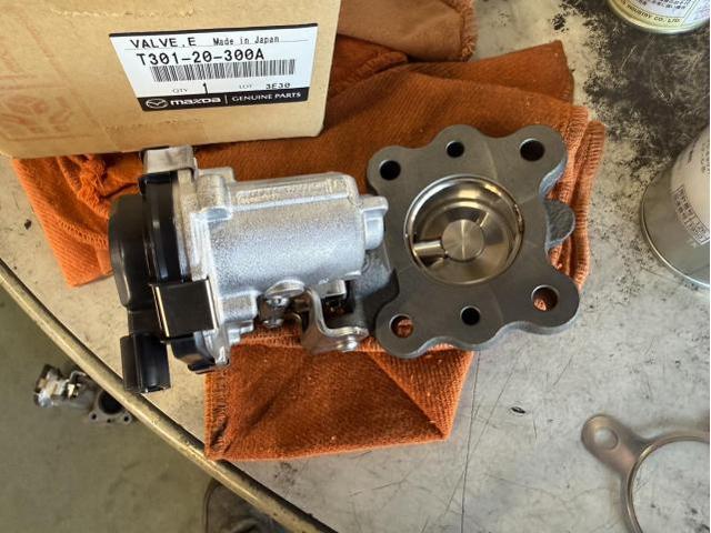 マツダ　ＣＸ－６０　EGR交換