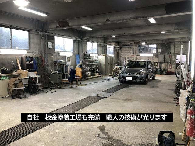 熟練の職人さんが、お客様のきずへこみ直しを丁寧に作業致します