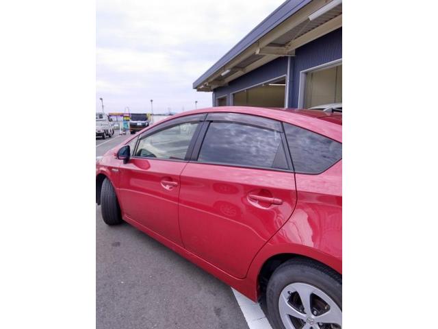 トヨタ プリウス 左後ろタイヤ横(クォーター) キズ・へこみ直し 豊橋市 板金塗装