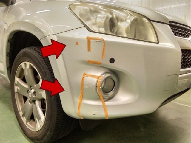 トヨタ　ＲＡＶ４　フロントバンパー・右後ろドア　キズ・へこみ直し　豊橋市　板金塗装