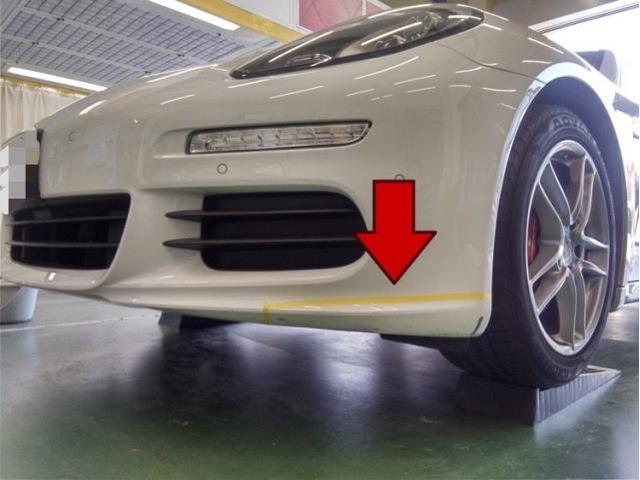 ポルシェ パナメーラ 輸入車のバンパー キズ・へこみ直し 豊橋市 板金塗装