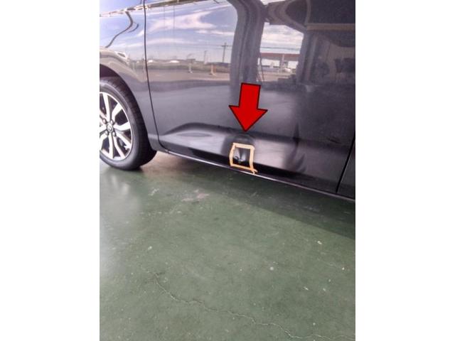 トヨタ　ルーミー　フロントドア　キズ・へこみ直し　豊橋市　板金塗装