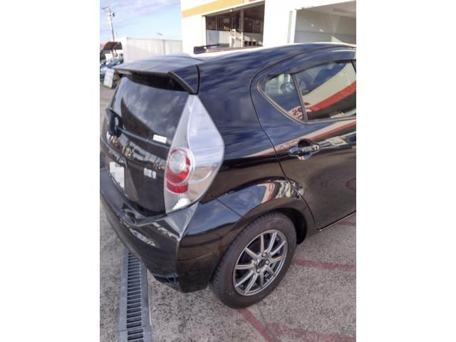 トヨタ　アクア　右後ろタイヤ上　クォーター　キズ・へこみ直し　豊橋市　板金塗装