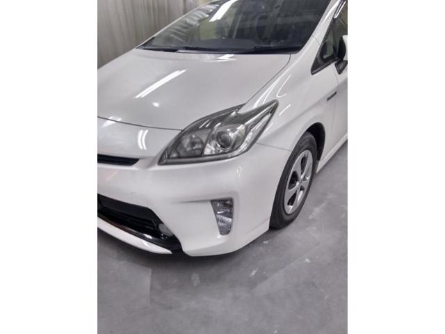 トヨタ　プリウス　フロントバンパー　大きなへこみキズ・へこみ直し　豊橋市　カーコンビニ倶楽部