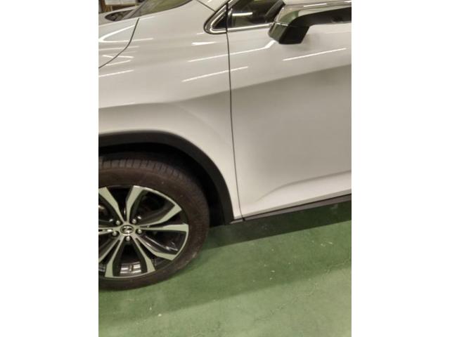 レクサス　ＲＸ　前タイヤフェンダーとドアキズ・へこみ直し　豊橋市カーコンビニ倶楽部