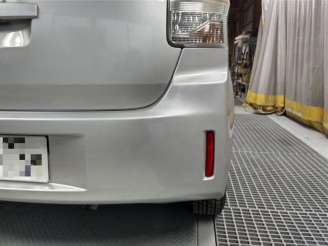 トヨタ　スペイド　リヤバンパーキズ・へこみ直し　豊橋市カーコン工法で修理