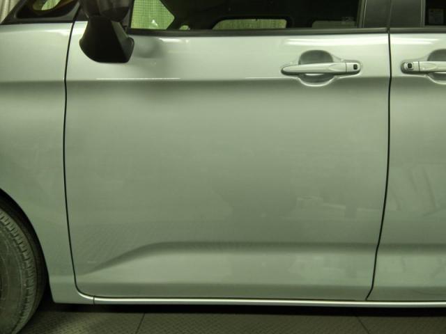 トヨタ　ルーミー　フロントドア　広範囲キズ・へこみ直し　豊橋市カーコンビニ倶楽部