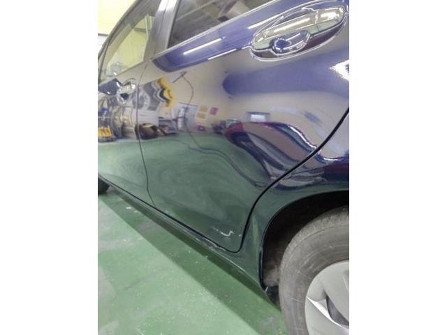 トヨタ　ヴィッツ　塗装だけ施工　へこみはそのままキズ・へこみ直し　豊橋市カーコンビニ倶楽部
