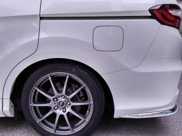 ホンダ　オデッセイ　左クォーター・、リヤバンパー&鏡面研磨キズ・へこみ直し