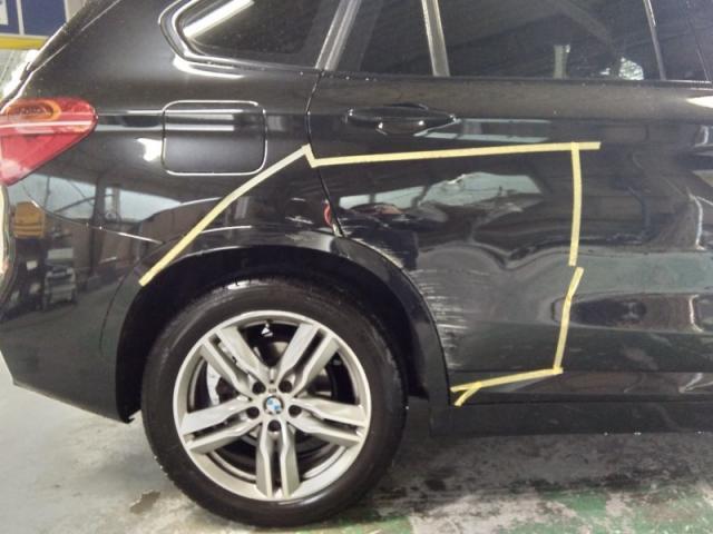 BMW X1 輸入車のドアとその横(クォーター)キズ・へこみ直し 浜松市 輸入車修理