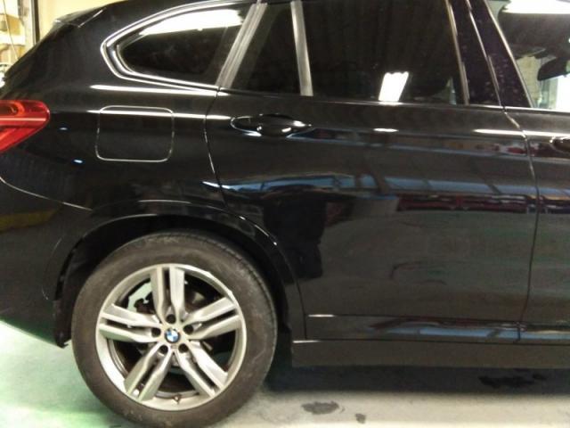 BMW X1 輸入車のドアとその横(クォーター)キズ・へこみ直し 浜松市 輸入車修理