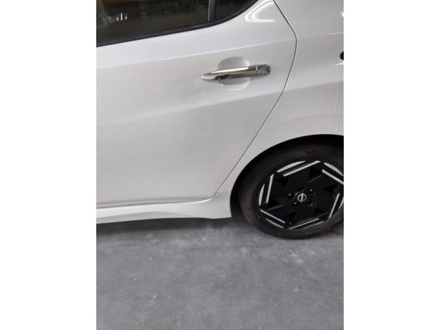 日産　リーフ　後ろドアとその横（クォーター）キズ・へこみ直し　浜松市カーコン工法