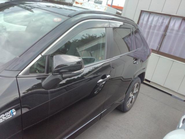 トヨタ　ＲＡＶ４　リヤドア交換　損傷大キズ・へこみ直し　浜松市カーコンビニ倶楽部