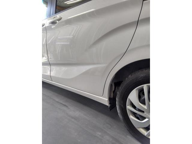 ホンダ　フリード　スライドドアとクォーター他　キズ・へこみ直し　浜松市カーコン工法