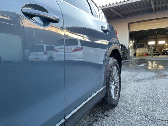 マツダ　ＣＸ－５　左ドア損傷大　ドア交換などキズ・へこみ直し
