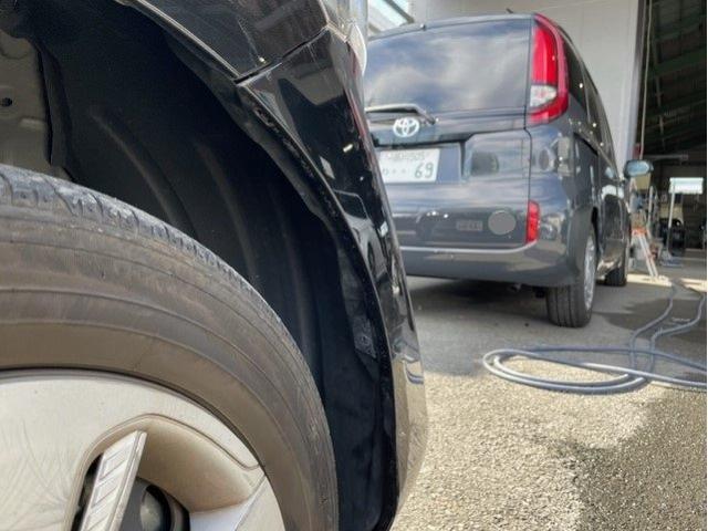 トヨタ　シエンタ　フロントバンパー損傷大外れ　バンパー交換キズ・へこみ直し