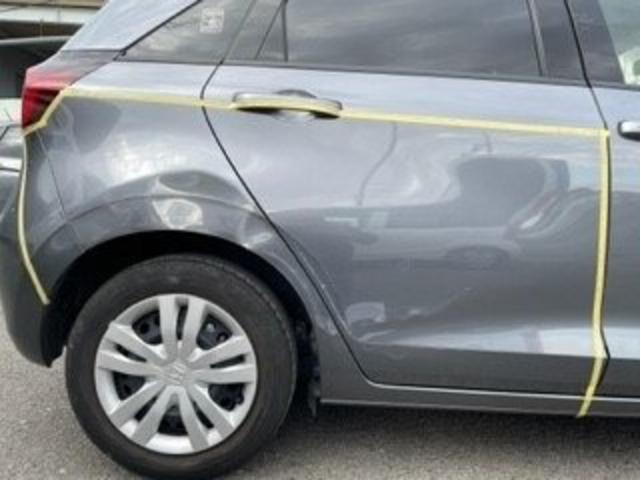 ホンダ フィット 右後ろタイヤ上クォーター・リヤドア キズ・へこみ直し 川崎市 板金塗装