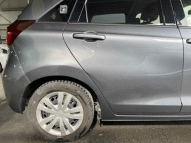 ホンダ フィット 右後ろタイヤ上クォーター・リヤドア キズ・へこみ直し 川崎市 板金塗装