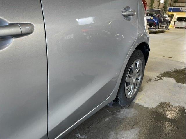 マツダ MAZDA2 リアドアへこみ大 ドア交換 サイドシル(ドアの下)キズ・へこみ直し 川崎市 カーコンビニ倶楽部