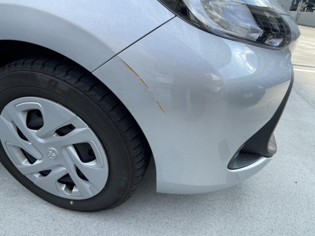 トヨタ アクア フロントバンパー キズ・へこみ直し 川崎市 カーコンビニ倶楽部