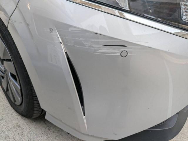 日産 ノート フロントバンパー キズ・へこみ直し 川崎市カーコンビニ倶楽部