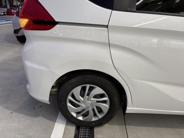 ホンダ フリード スライドドア・クォーター(タイヤの上)キズ・へこみ直し 川崎市 板金塗装