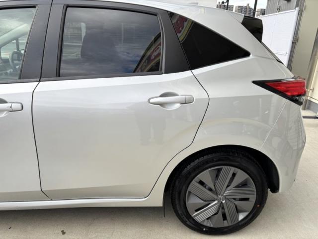 日産　ノート　リヤドアとその横（クォーター）　キズ・へこみ直し　川崎市カーコンビニ倶楽部