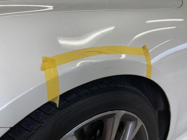 メルセデス・ベンツ Eクラス E200 輸入車のライト横パネル キズ・へこみ直し フェンダー修理 那須塩原市