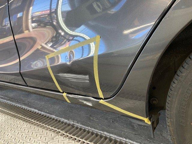 トヨタ アクア 後ろのドアとその下サイドシル キズ・へこみ直し 那須塩原市 板金塗装
