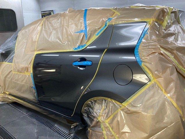 トヨタ アクア 後ろのドアとその下サイドシル キズ・へこみ直し 那須塩原市 板金塗装