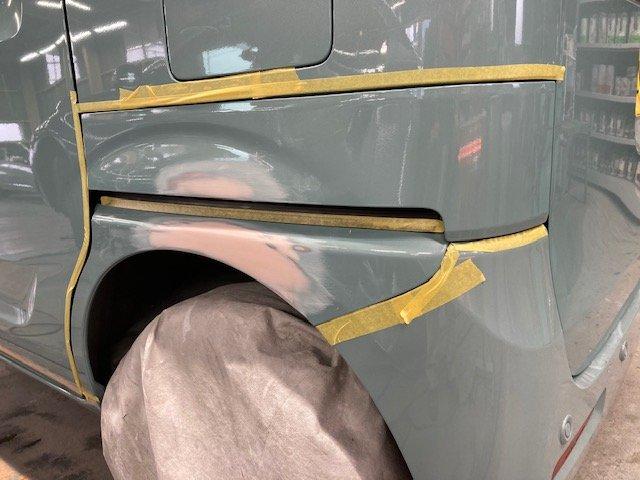 スズキ スペーシア 後ろタイヤの上クォーターとスライドレールカバー キズ・へこみ直し 那須塩原市 板金塗装