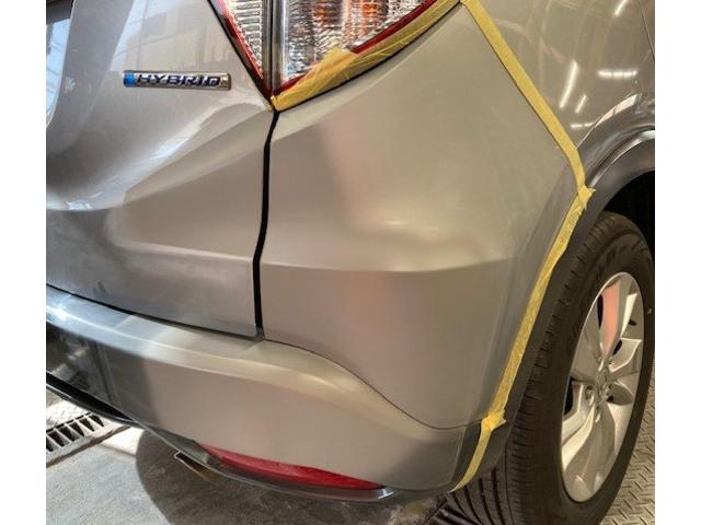 ホンダ ヴェゼル トランク(リヤゲート) バンパーキズ・へこみ直し サビあり 那須塩原市板金塗装