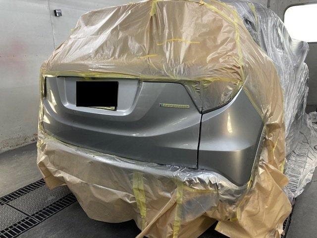 ホンダ ヴェゼル トランク(リヤゲート) バンパーキズ・へこみ直し サビあり 那須塩原市板金塗装