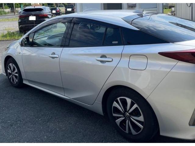 トヨタ プリウス 左側面 前後ドア キズ・へこみ直し 三郷市 板金塗装