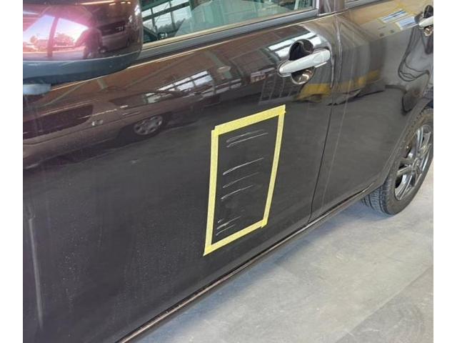 ダイハツ　ミライース　フロントドア　すりキズ・へこみ直し　埼玉県和光市　板金塗装