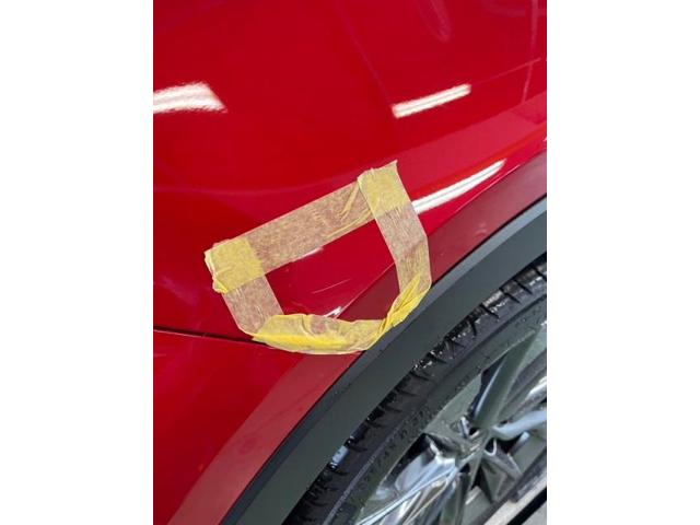 トヨタ　クラウンクロスオーバー　前タイヤ上の　線キズ・へこみ直し　埼玉県和光市　板金塗装