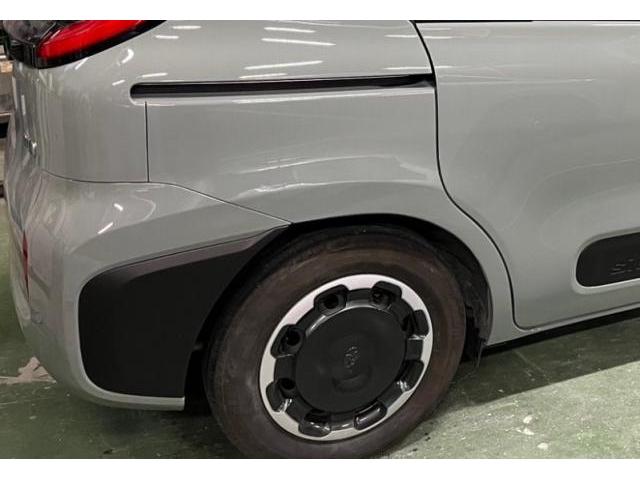 トヨタ　シエンタ　右ドア・後ろタイヤ上（クォーター）　バンパーキズ・へこみ直し　埼玉県和光市　板金塗装