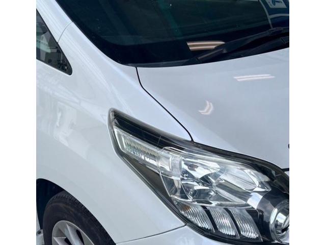 トヨタ　アルファード　右ライト横（フェンダー）　キズ・へこみ直し　塗装剥がれ　和光市カーコンビニ倶楽部