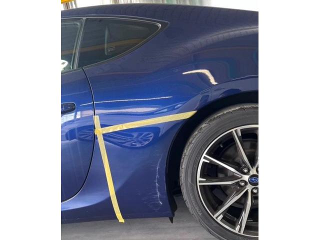 スバル　ＢＲＺ　前タイヤ上と後ろタイヤ上　キズ・へこみ直し　埼玉県和光市　板金塗装カーコンビニ倶楽部
