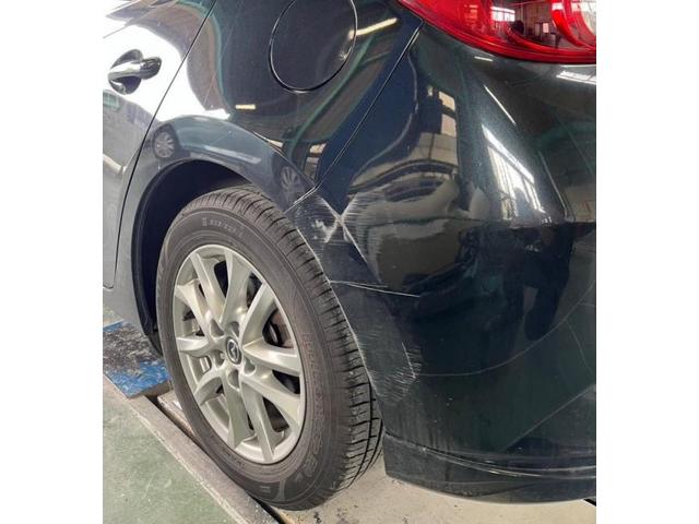 マツダ　アクセラ　後ろタイヤ上（クォーター）とバンパー　キズ・へこみ直し　和光市カーコンビニ倶楽部