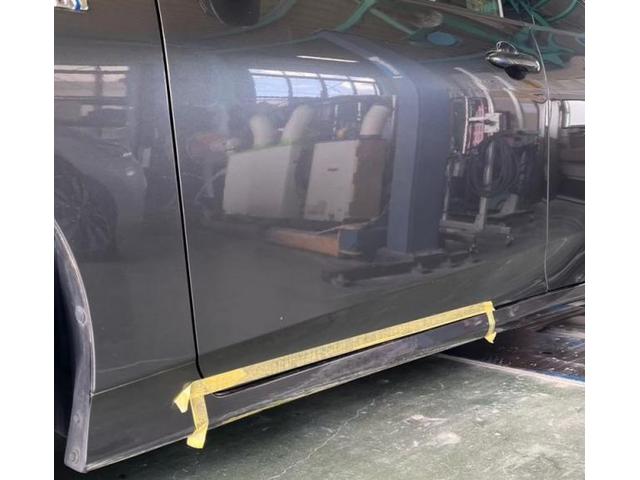 トヨタ　プリウス　リアバンパー、後ろタイヤ上パネル、リアドア、サイドステップ　キズ・へこみ直し　カーコンビニ倶楽部和光市