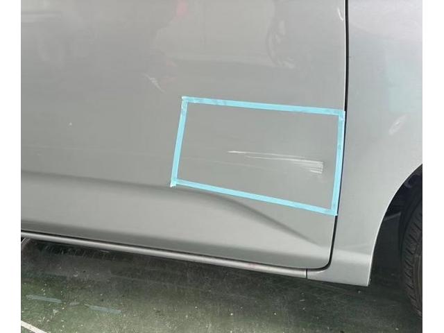 トヨタ　ルーミー　フロントドア　キズ・へこみ直し　和光市カーコンビニ倶楽部