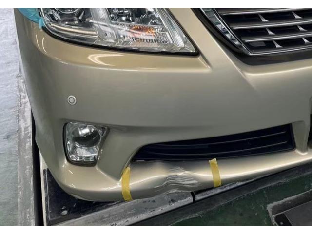 トヨタ　クラウン　バンパーの大きなへこみ　キズ・へこみ直し　埼玉県和光市　板金塗装