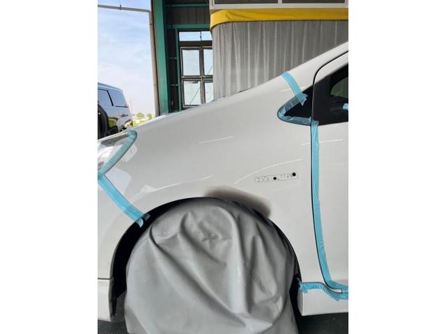 トヨタ　アクア　キズ・へこみ直し